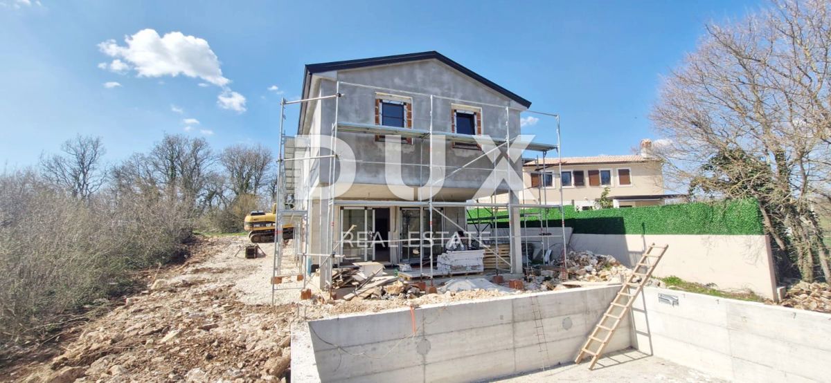 ISTRIA, SVETVINČENAT - Casa con piscina