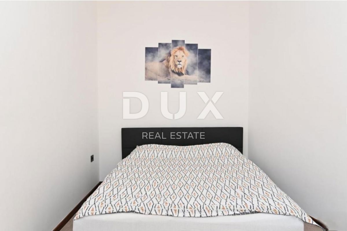RIJEKA, CENTRO - appartamento 56m2, soggiorno+2 camere da letto, 1° piano, balcone