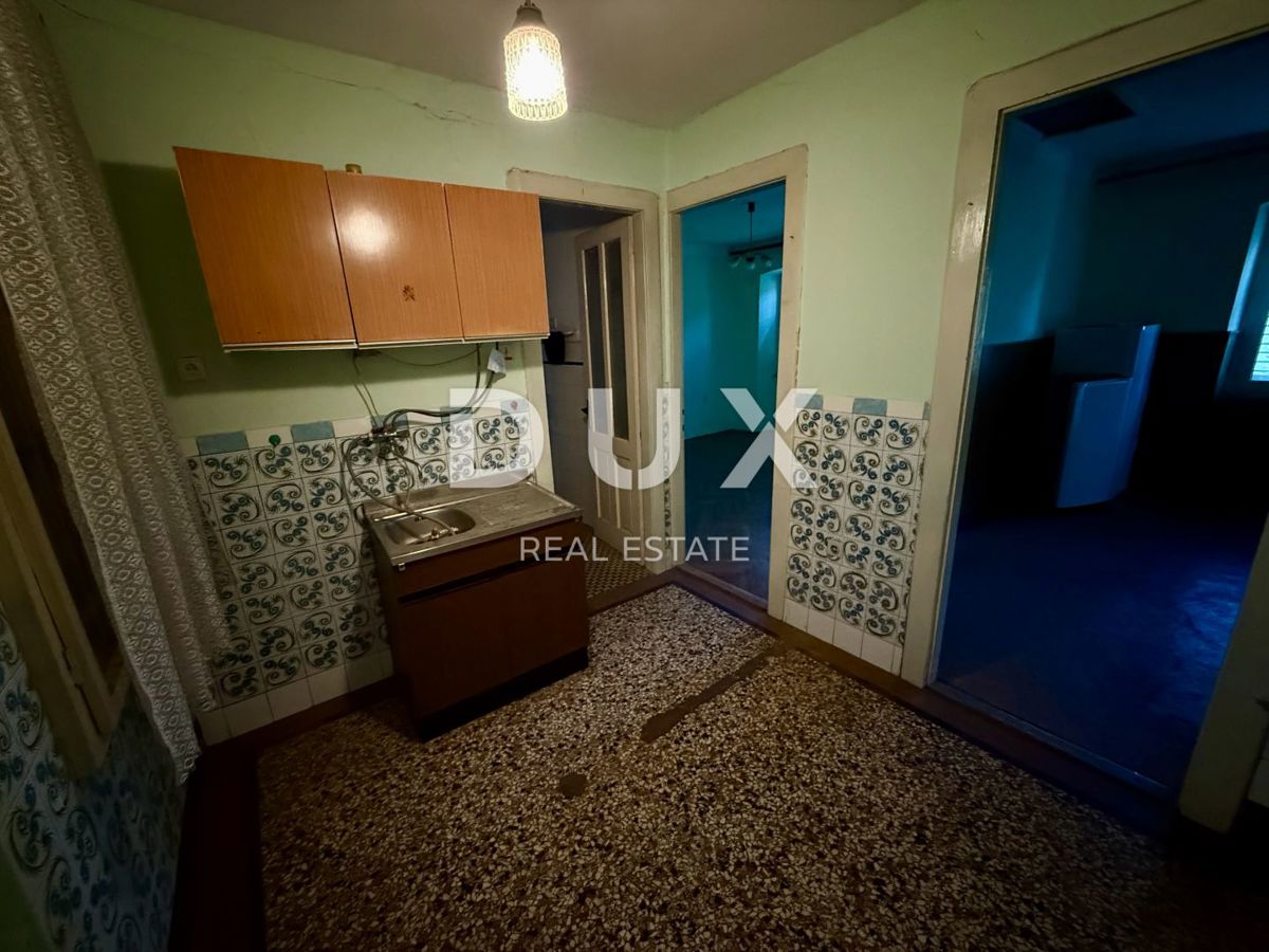 RIJEKA, PODMURVICE - appartamento da adattare in ottima posizione 