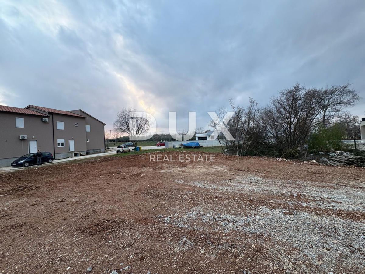 ISTRIA, PARENZO - Terreno edificabile
