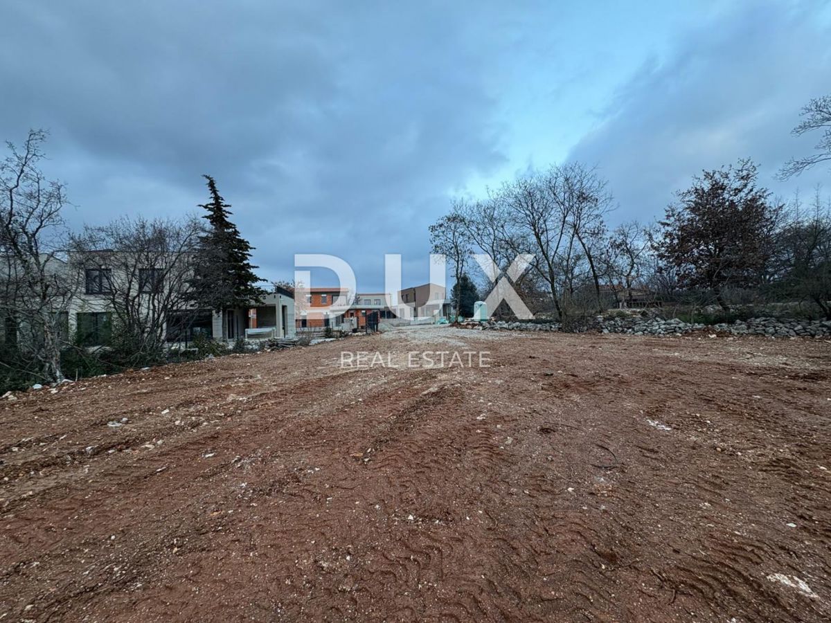ISTRIA, PARENZO - Terreno edificabile