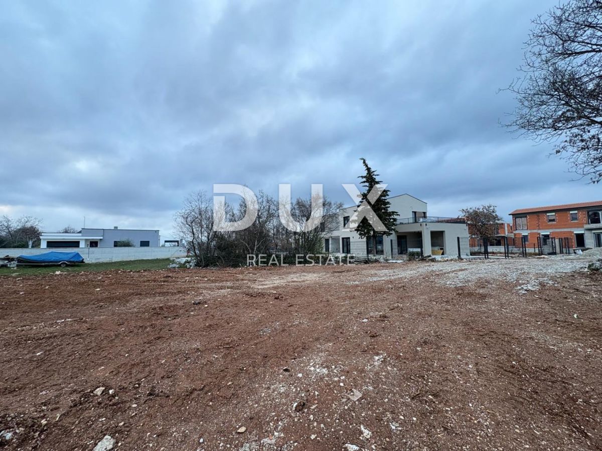 ISTRIA, PARENZO - Terreno edificabile