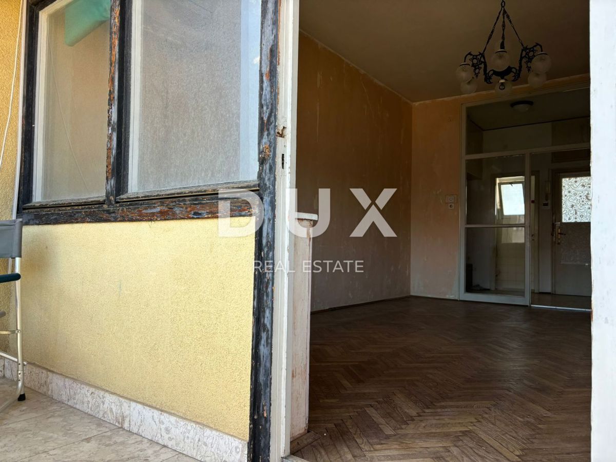 ISTRIA, POLA - Spazioso appartamento in pieno centro con parcheggio! Una rarità sul mercato!