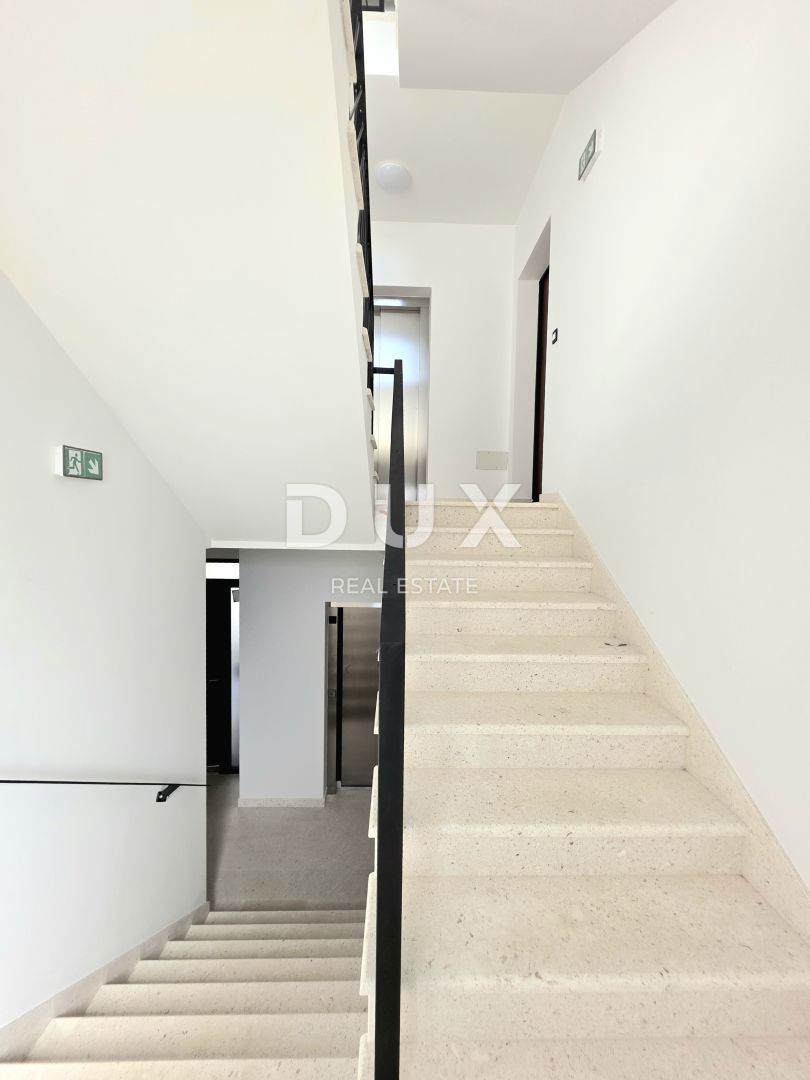 ISTRIA, ŠTINJAN - Una combinazione perfetta di lusso e comfort, appartamento 2SS+DB con garage privato a soli 500 metri da spiagge ben curate e lunghe passeggiate in riva al mare