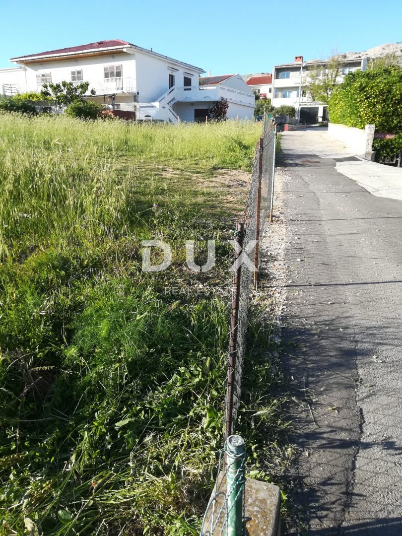 ISOLA DI PAG - terreno edificabile, 370 m2, accesso asfaltato