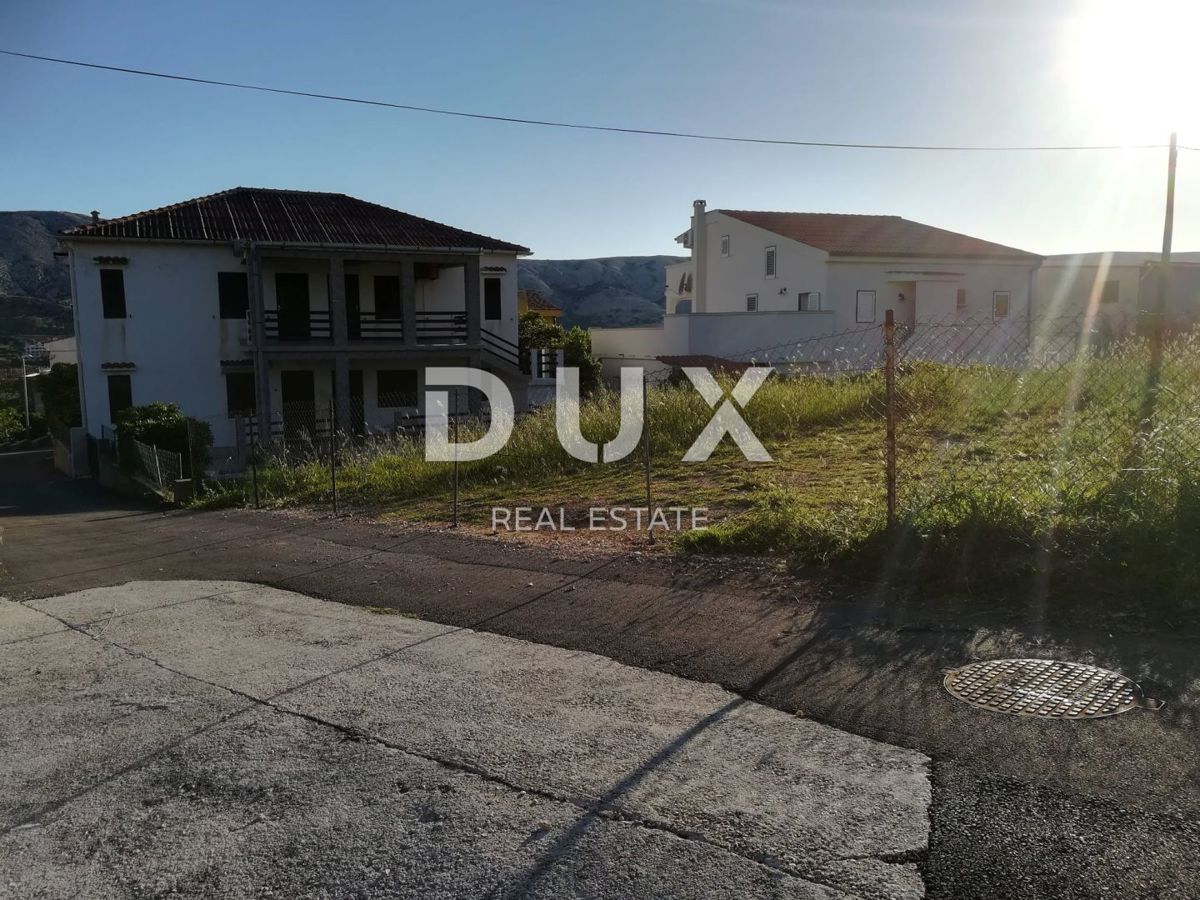 ISOLA DI PAG - terreno edificabile, 370 m2, accesso asfaltato