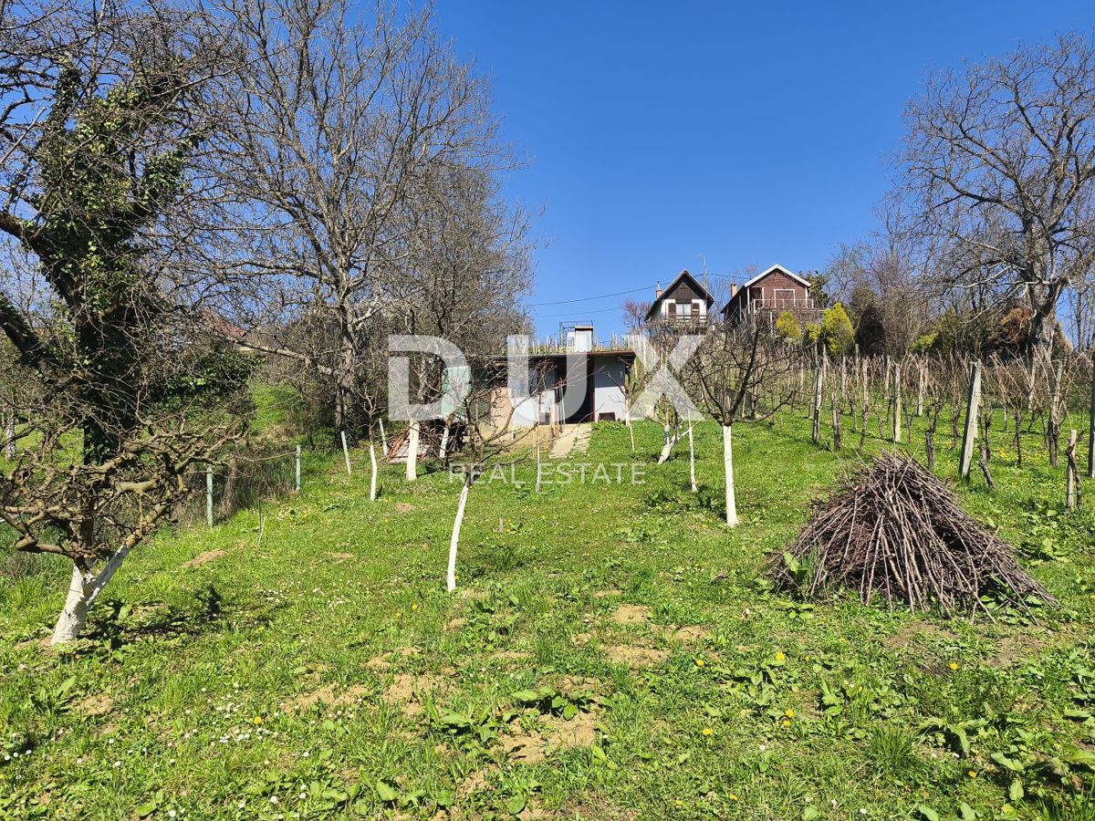 ZAGABRIA, ČRNOMEREC, MIKULIĆI - Terreno con una casa e potenziale edificabile