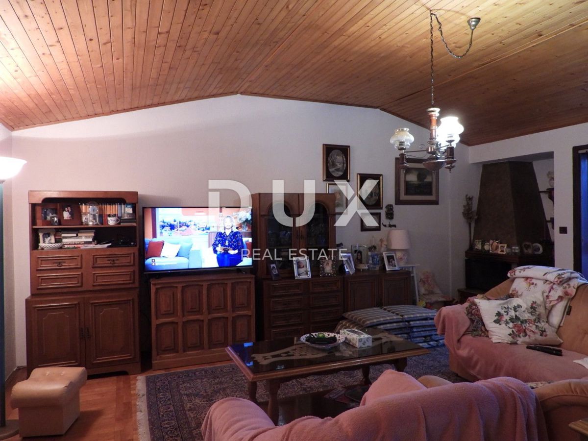 ABBAZIA, MATULJI - casa di 400m2 con un appartamento duplex e due appartamenti + giardino di 710m2