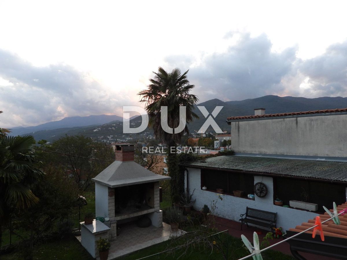 ABBAZIA, MATULJI - casa di 400m2 con un appartamento duplex e due appartamenti + giardino di 710m2