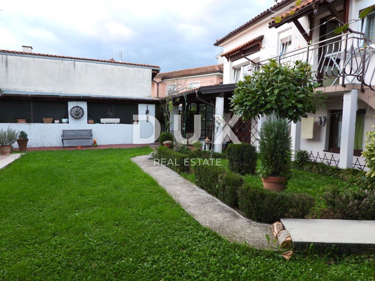 ABBAZIA, MATULJI - casa di 400m2 con un appartamento duplex e due appartamenti + giardino di 710m2
