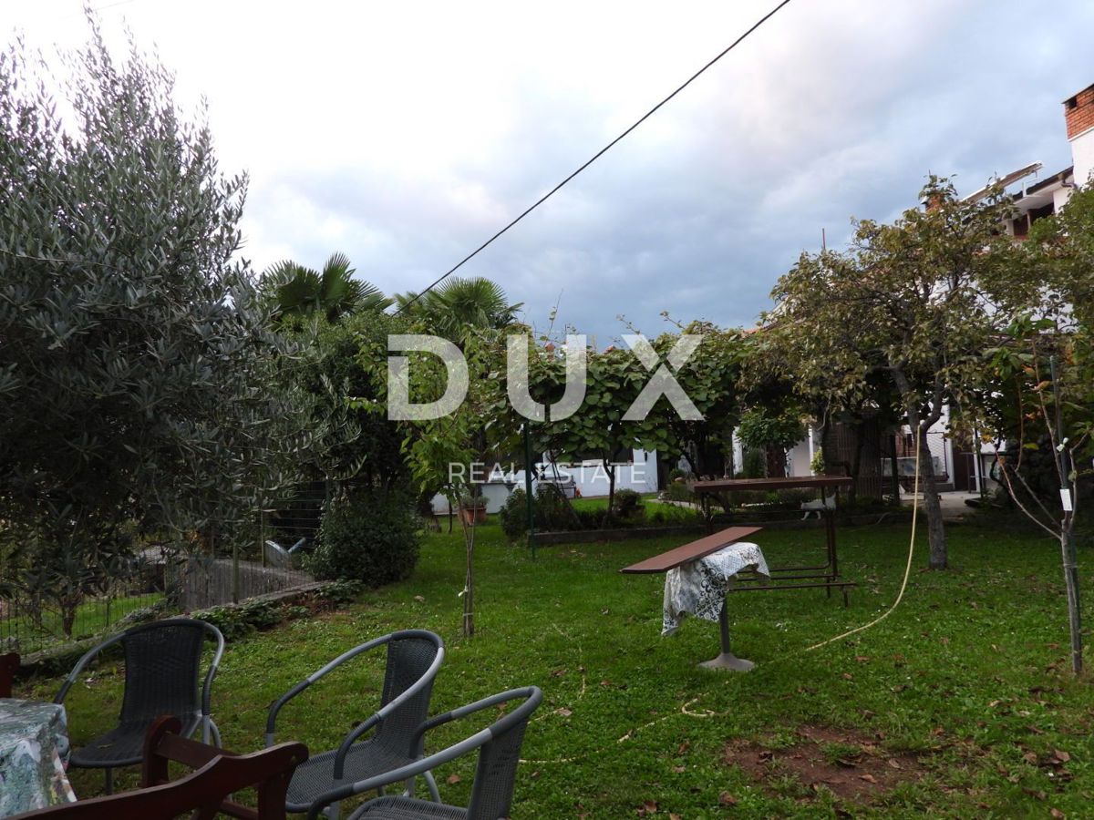 ABBAZIA, MATULJI - casa di 400m2 con un appartamento duplex e due appartamenti + giardino di 710m2