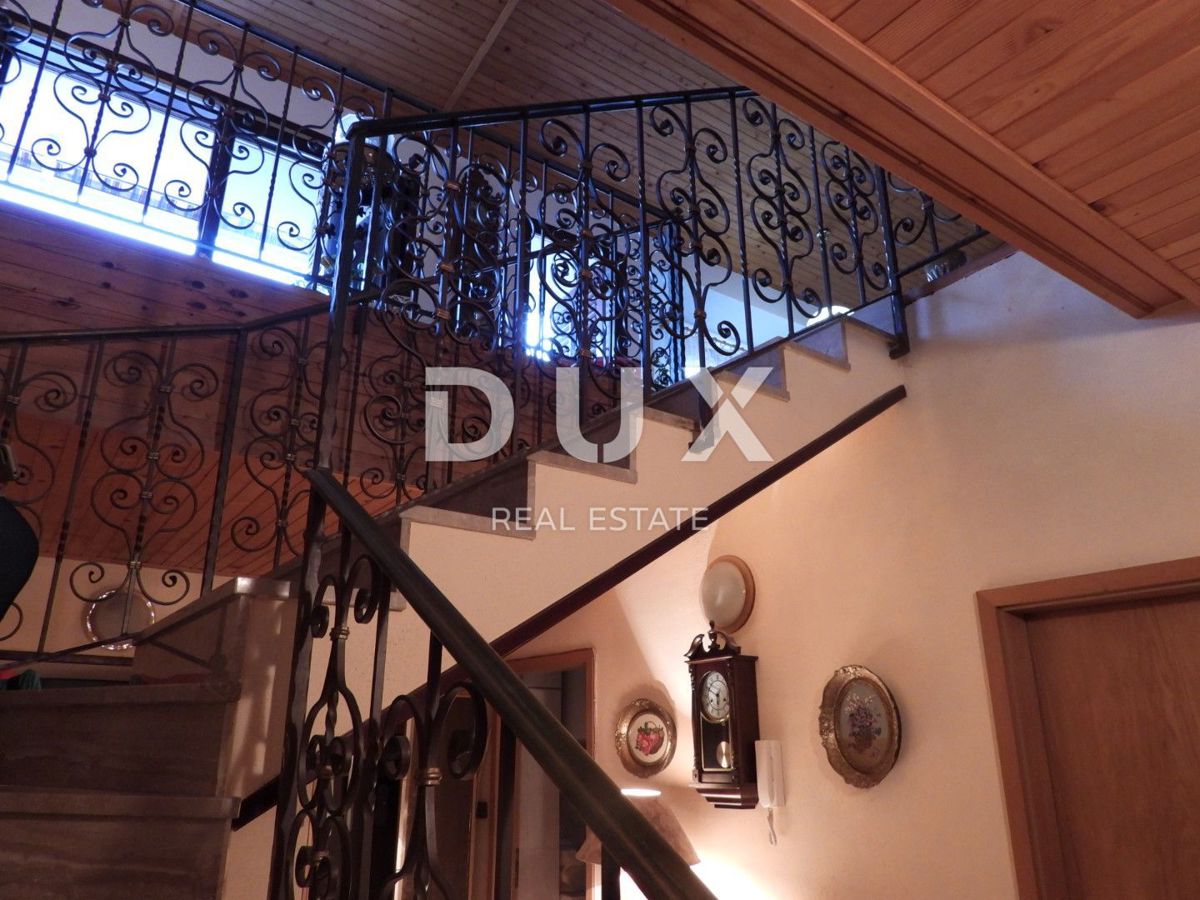 ABBAZIA, MATULJI - casa di 400m2 con un appartamento duplex e due appartamenti + giardino di 710m2