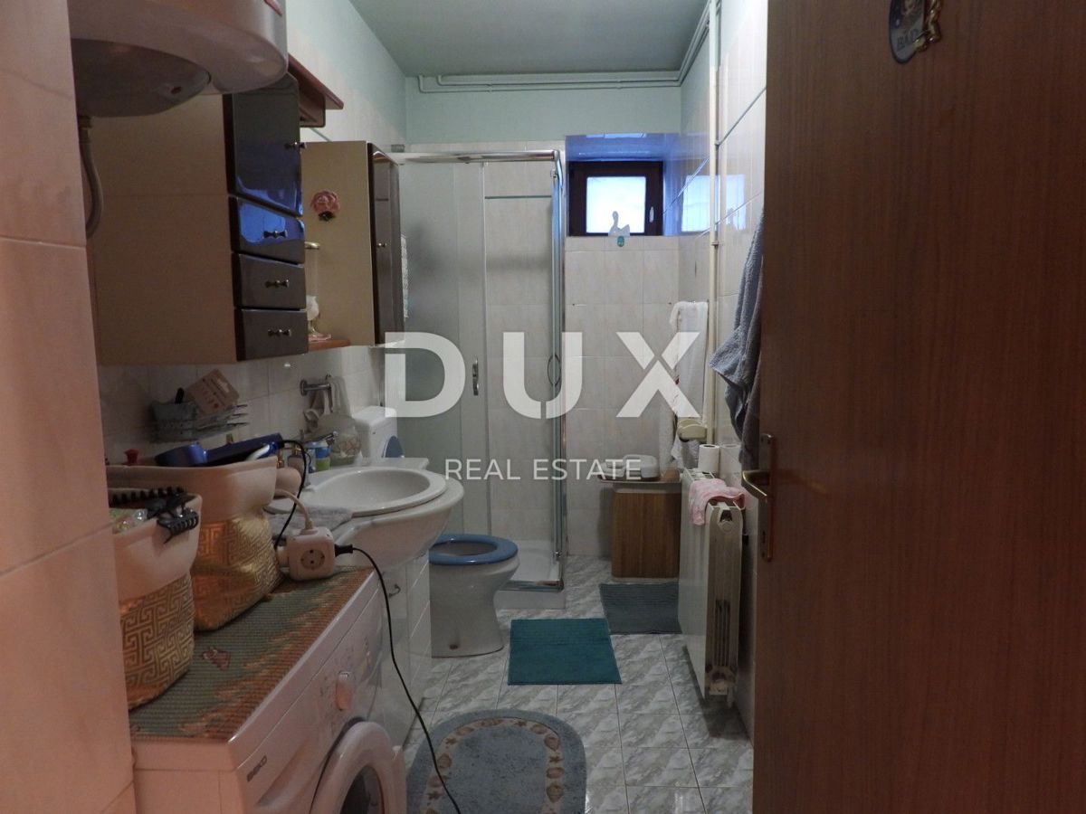 ABBAZIA, MATULJI - casa di 400m2 con un appartamento duplex e due appartamenti + giardino di 710m2