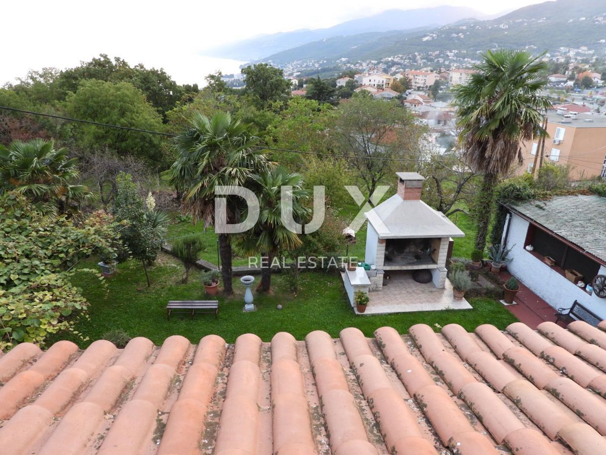 ABBAZIA, MATULJI - casa di 400m2 con un appartamento duplex e due appartamenti + giardino di 710m2