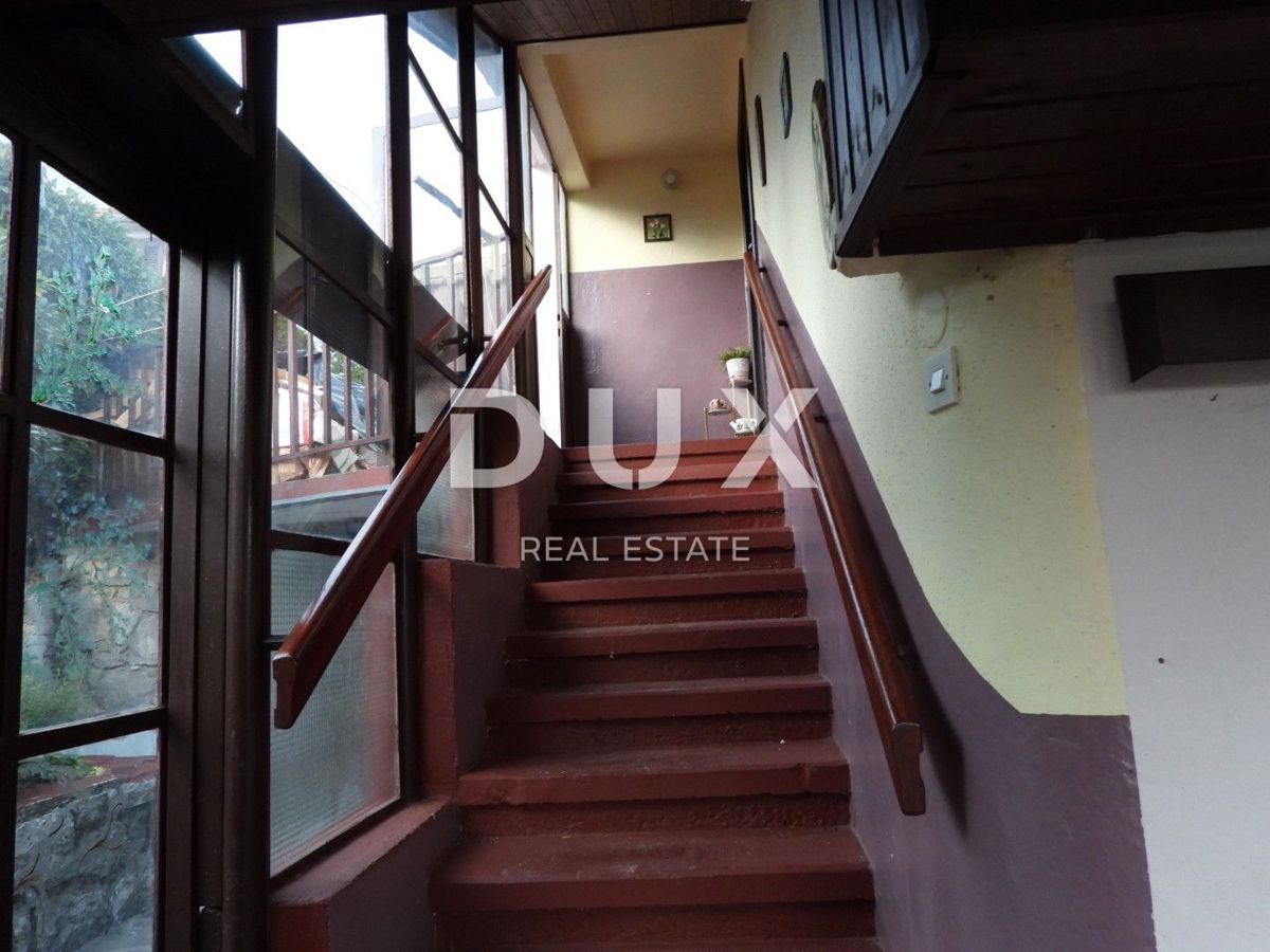 ABBAZIA, MATULJI - casa di 400m2 con un appartamento duplex e due appartamenti + giardino di 710m2