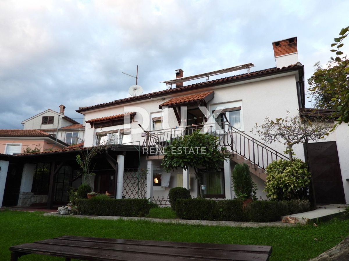 ABBAZIA, MATULJI - casa di 400m2 con un appartamento duplex e due appartamenti + giardino di 710m2