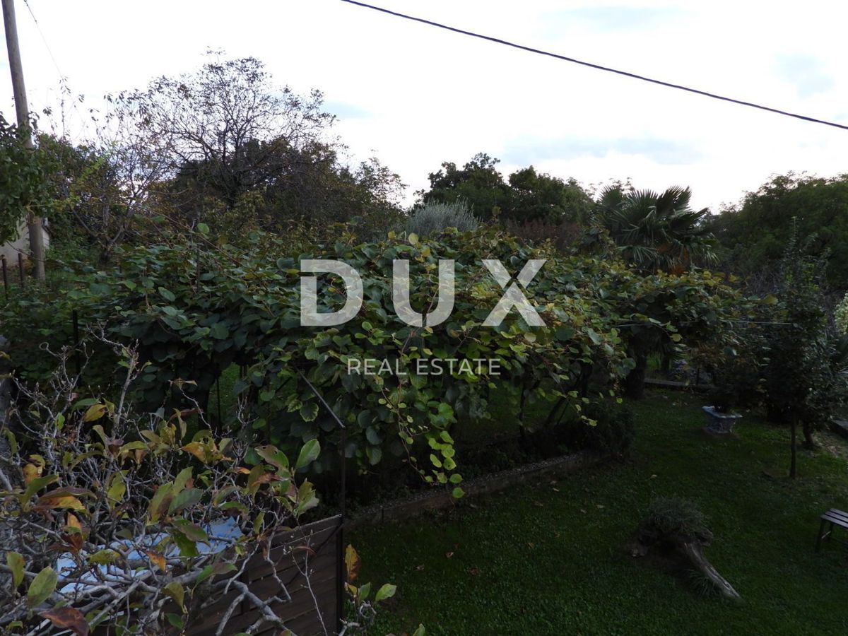 ABBAZIA, MATULJI - casa di 400m2 con un appartamento duplex e due appartamenti + giardino di 710m2