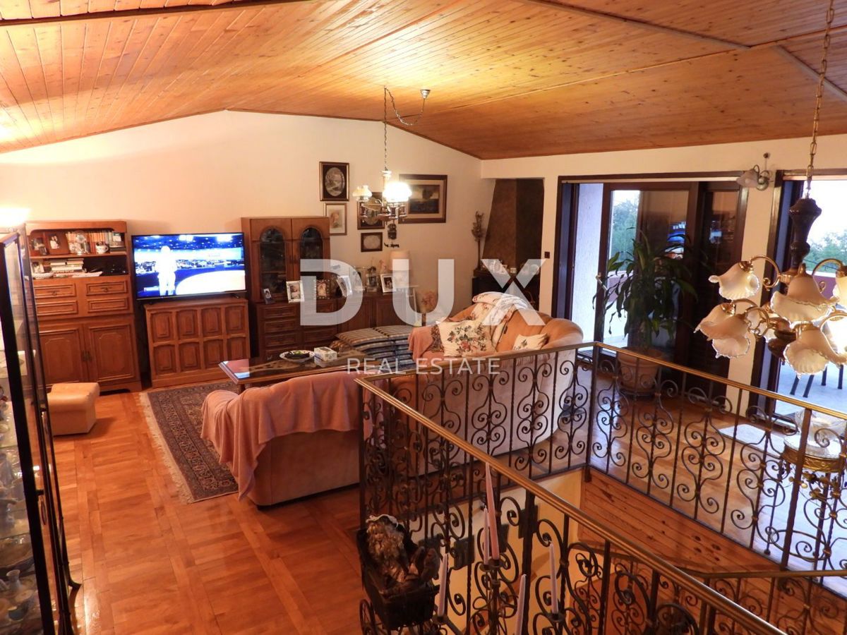 ABBAZIA, MATULJI - casa di 400m2 con un appartamento duplex e due appartamenti + giardino di 710m2