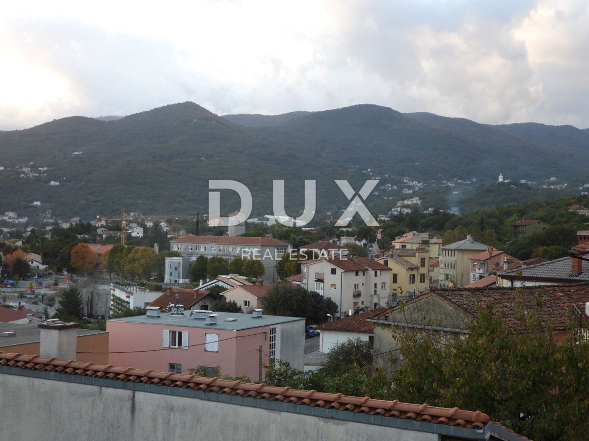 ABBAZIA, MATULJI - casa di 400m2 con un appartamento duplex e due appartamenti + giardino di 710m2