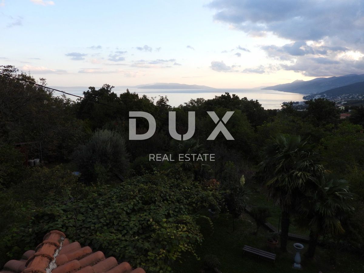 ABBAZIA, MATULJI - casa di 400m2 con un appartamento duplex e due appartamenti + giardino di 710m2