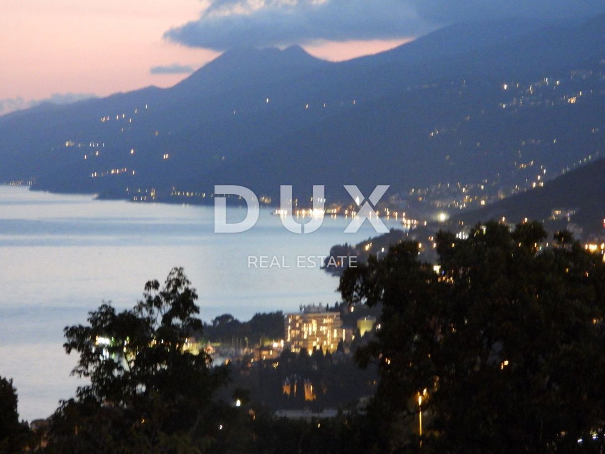ABBAZIA, MATULJI - casa di 400m2 con un appartamento duplex e due appartamenti + giardino di 710m2