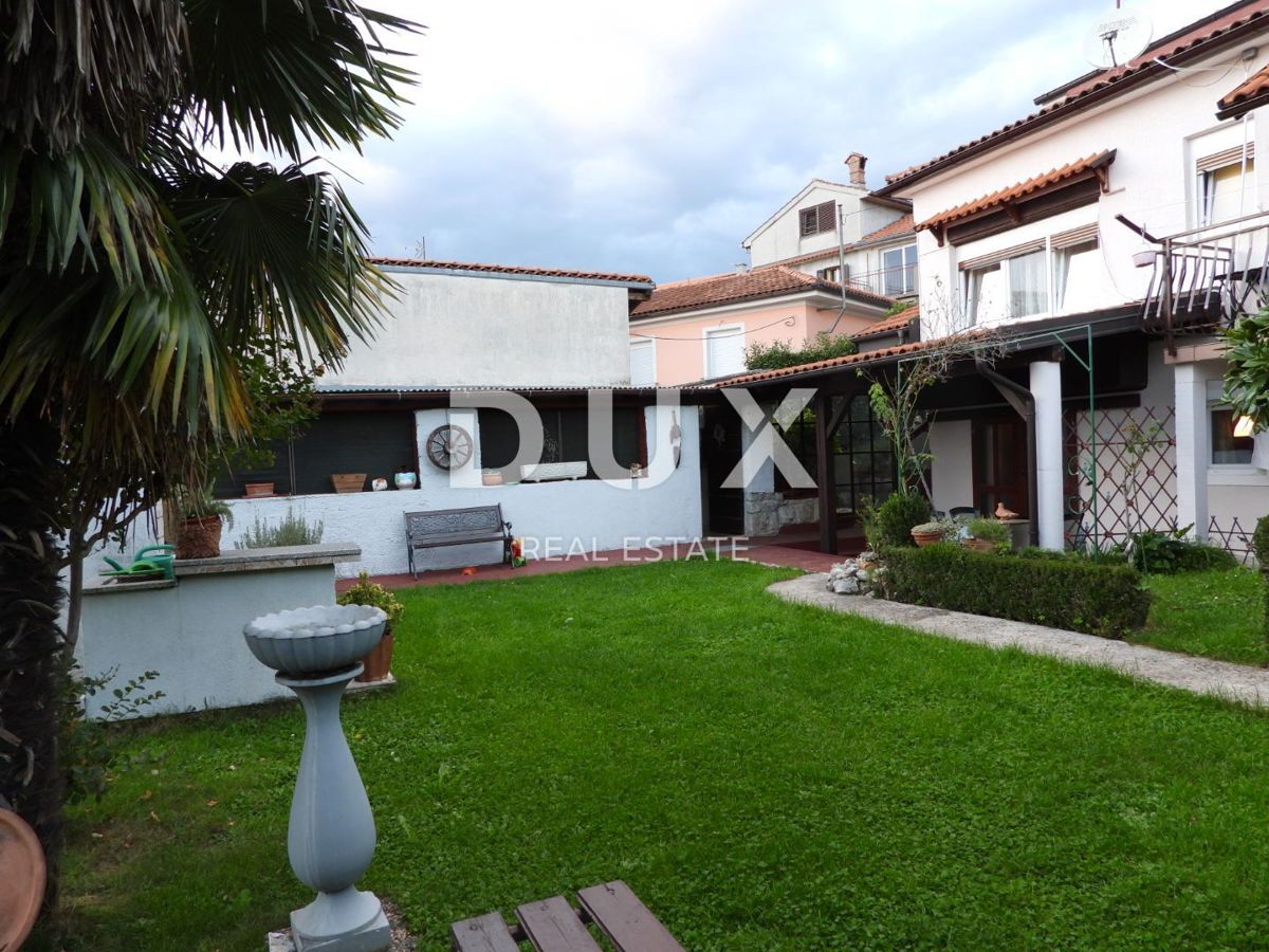 ABBAZIA, MATULJI - casa di 400m2 con un appartamento duplex e due appartamenti + giardino di 710m2