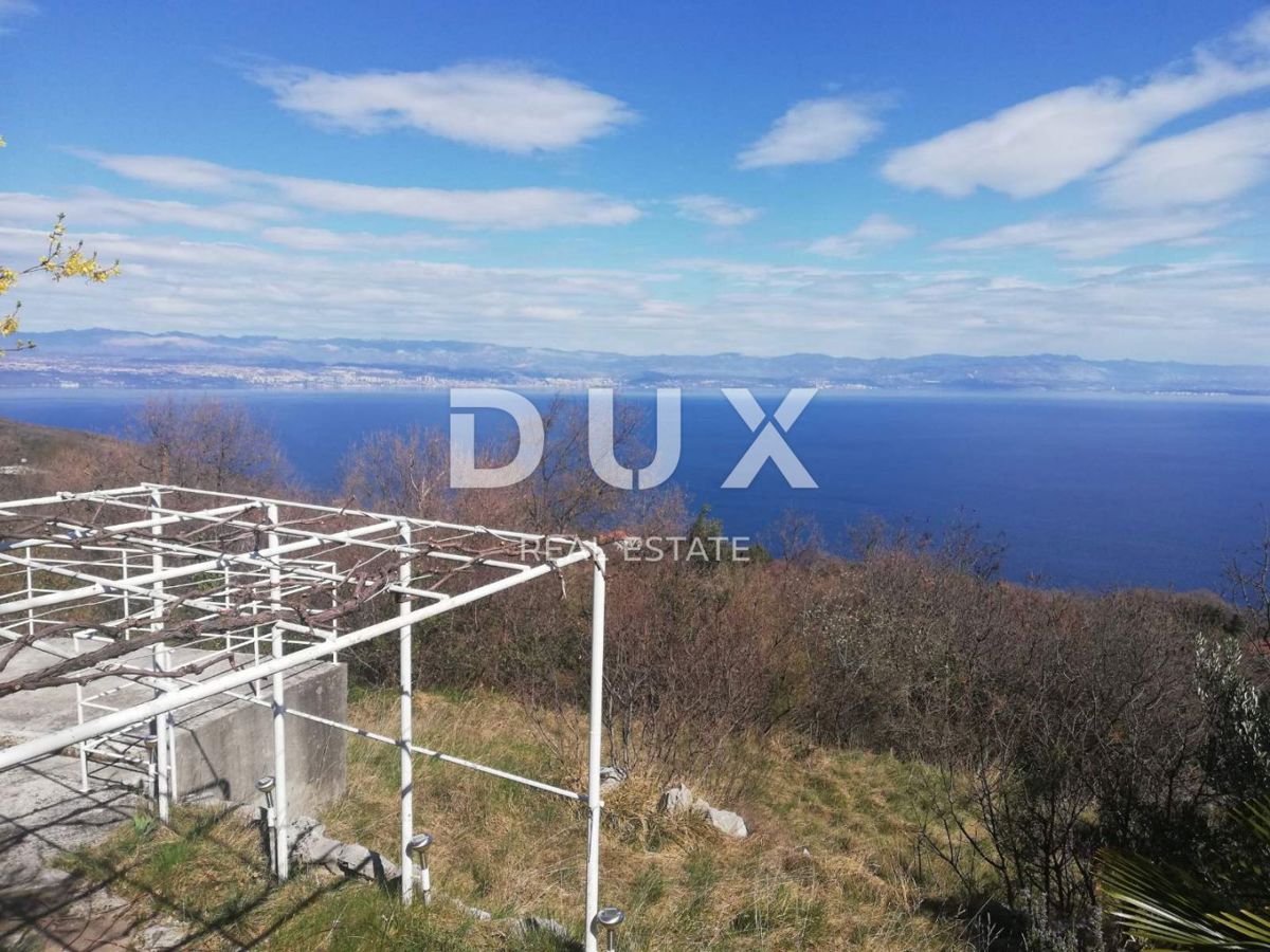 OPATIJA, MOŠĆENIČKA DRAGA, MOŠĆENICE - terreno edificabile 4300m2 con vista panoramica sul mare per ville in affitto / appartamenti / villa familiare 