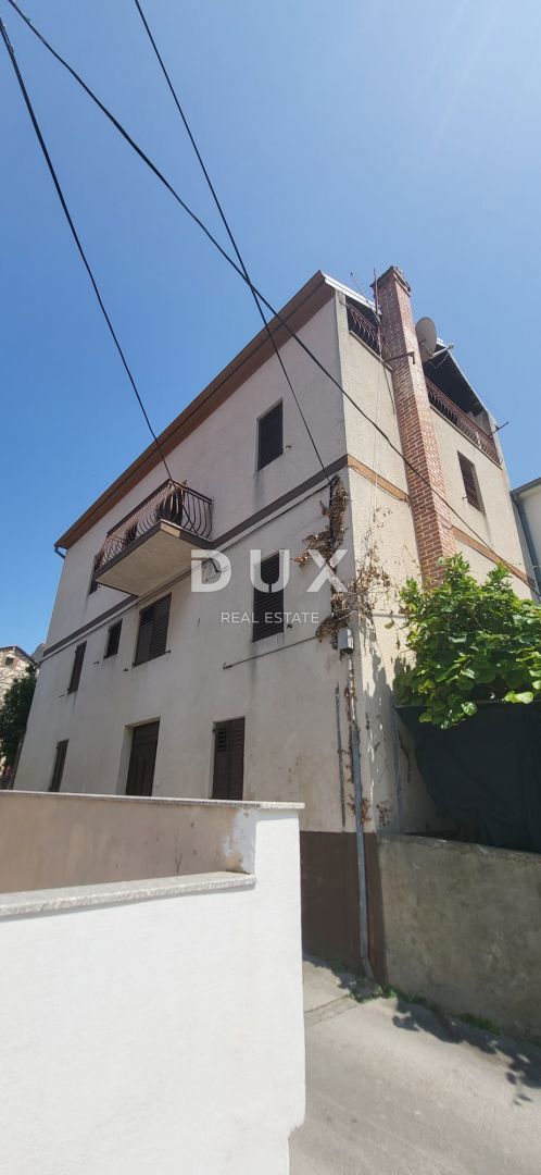 ISOLA DI UGLJAN, KALI - Spaziosa casa a 180 m dal mare con quattro piani e tre posti auto!