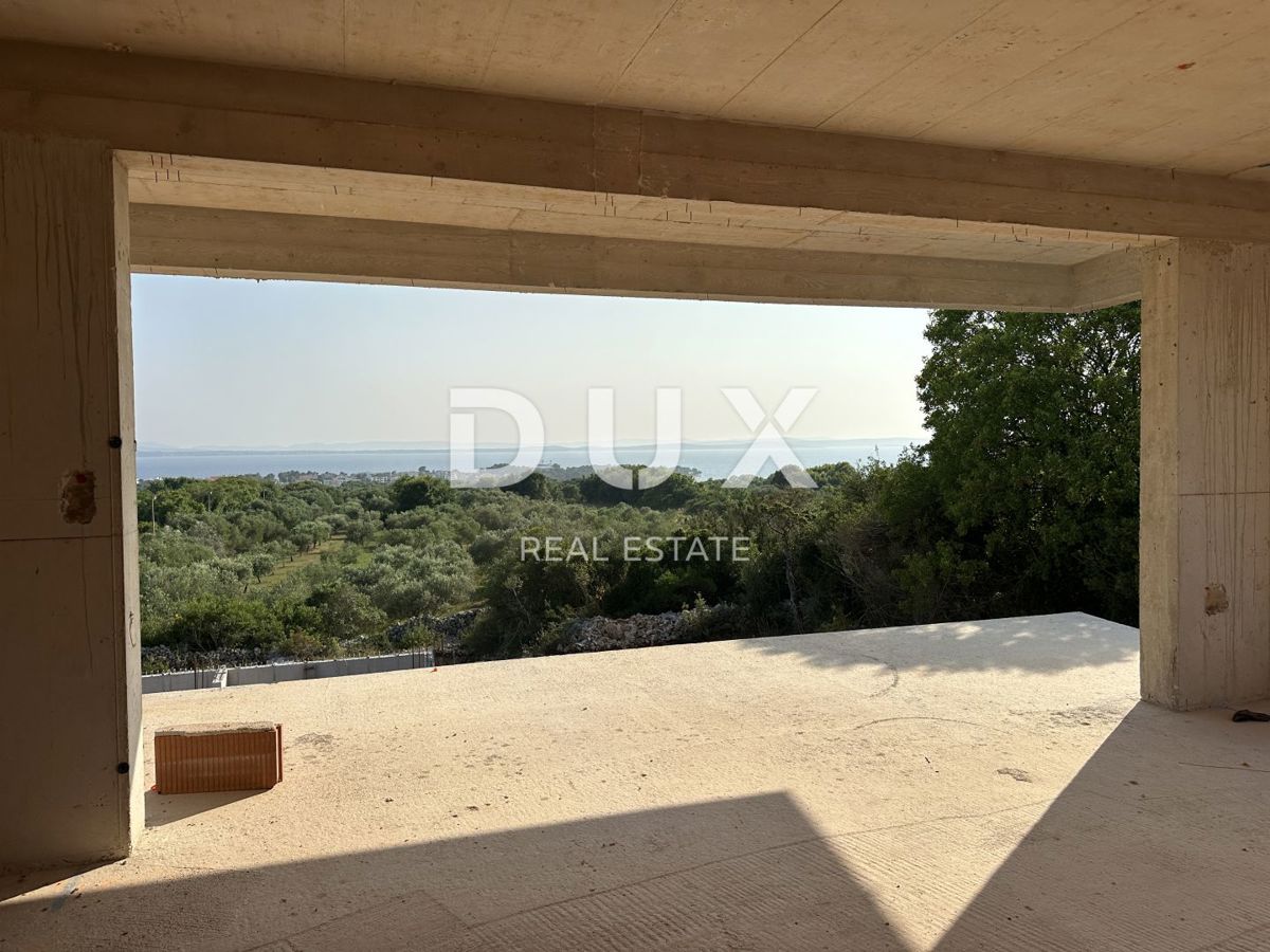 PETRČANE - Lussuoso appartamento con due camere da letto 118m² - con giardino!