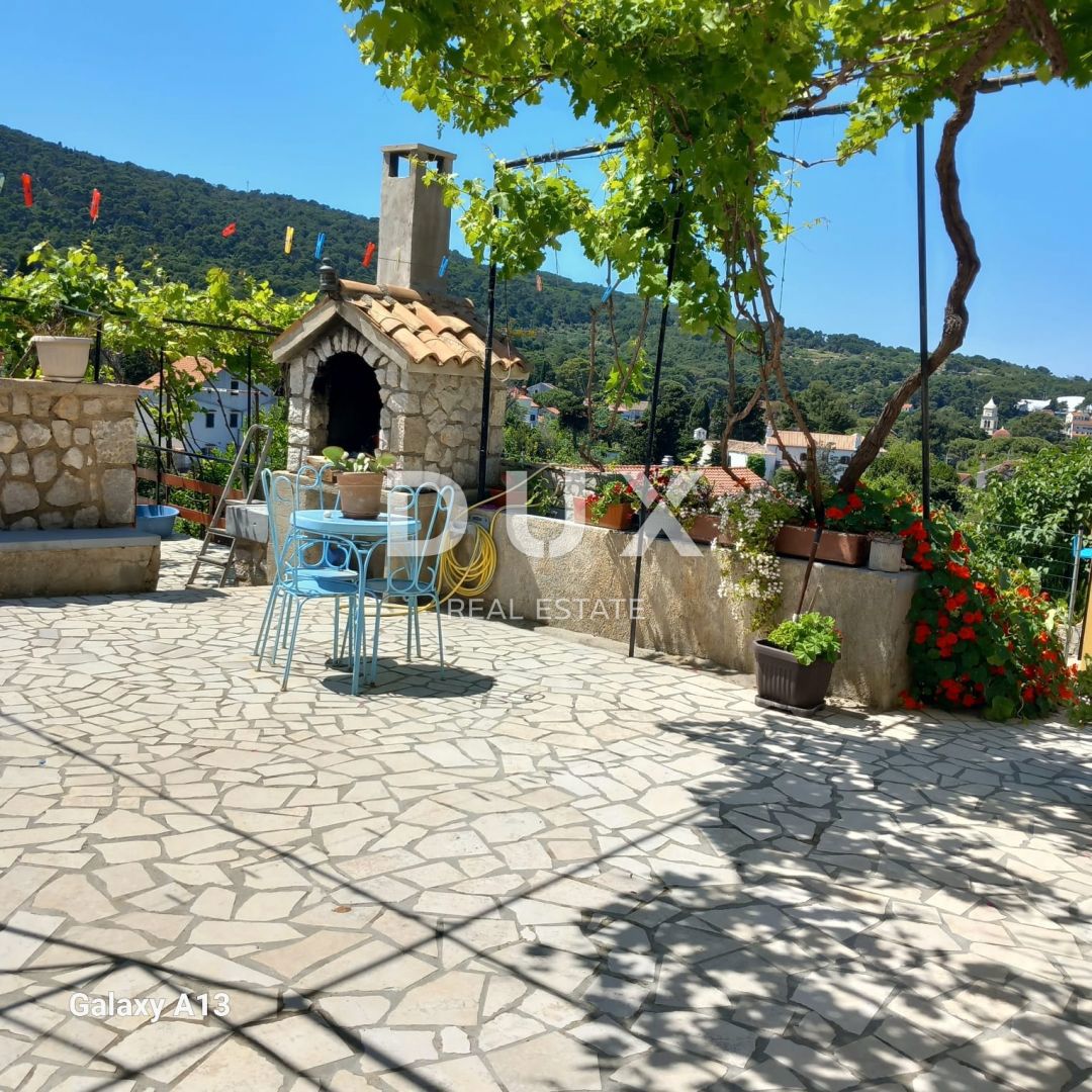 VELI LOŠINJ - Ottima opportunità!! Casa in pietra con due appartamenti e vista mare