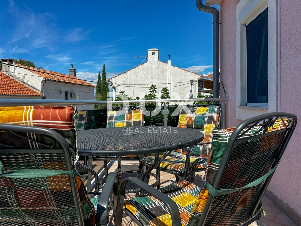 CRIKVENICA, DRAMALJ - casa di 115 m2 con due appartamenti vicino al mare, prezzo ribassato, occasione!!!