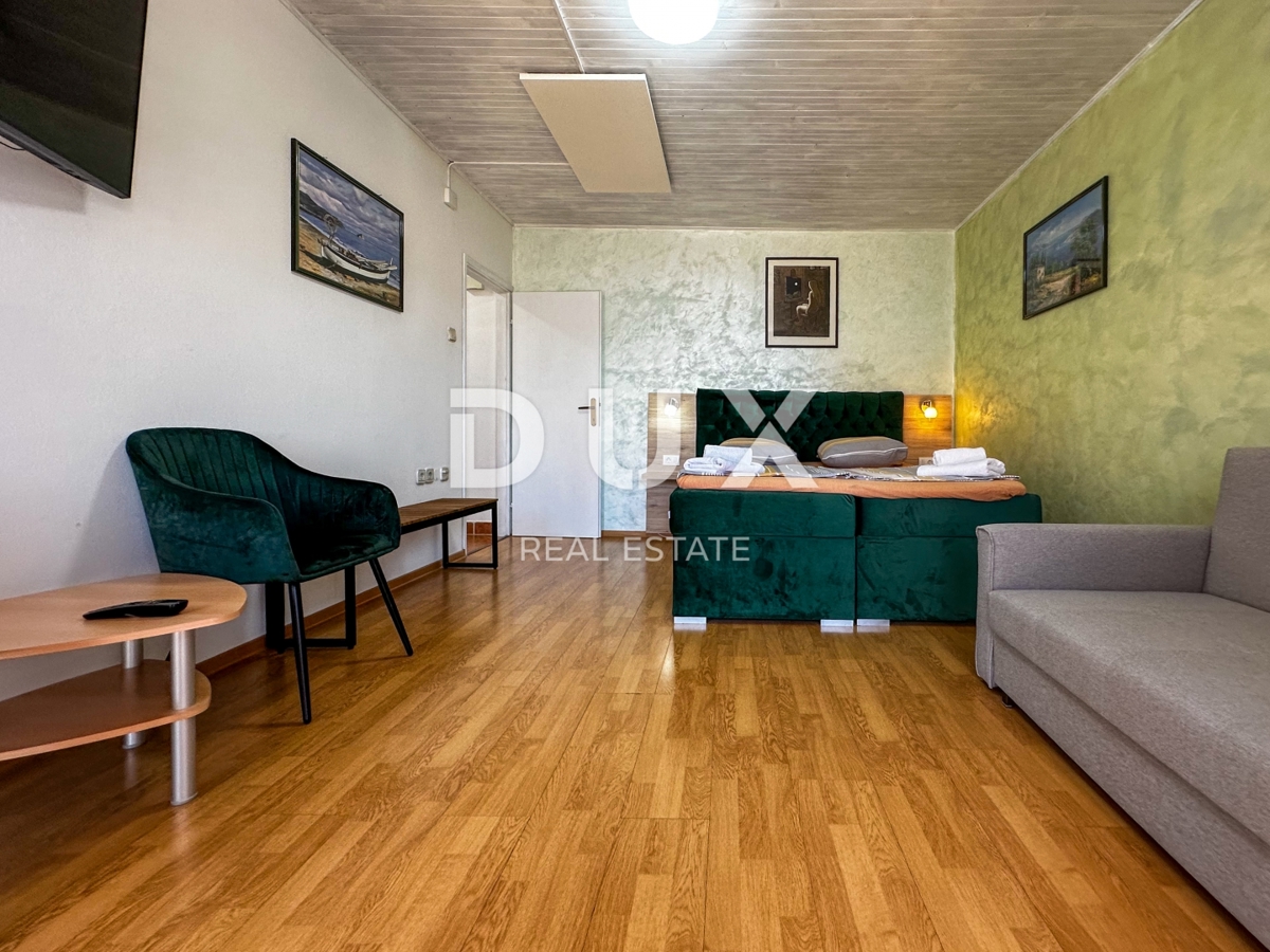 CRIKVENICA, DRAMALJ - casa di 115 m2 con due appartamenti vicino al mare, prezzo ribassato, occasione!!!
