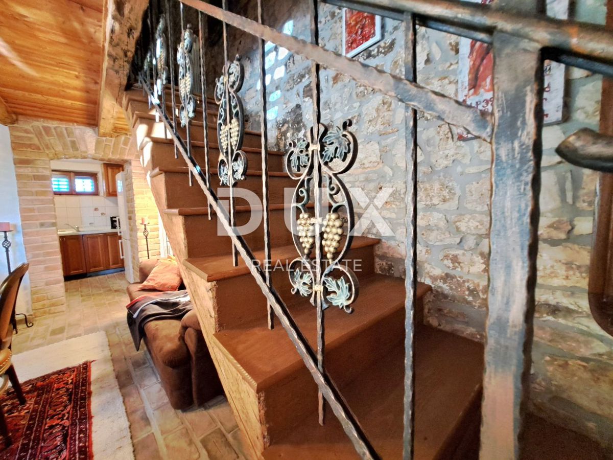 ISTRIA, PARENZO, VABRIGA - casa in pietra ristrutturata con piscina