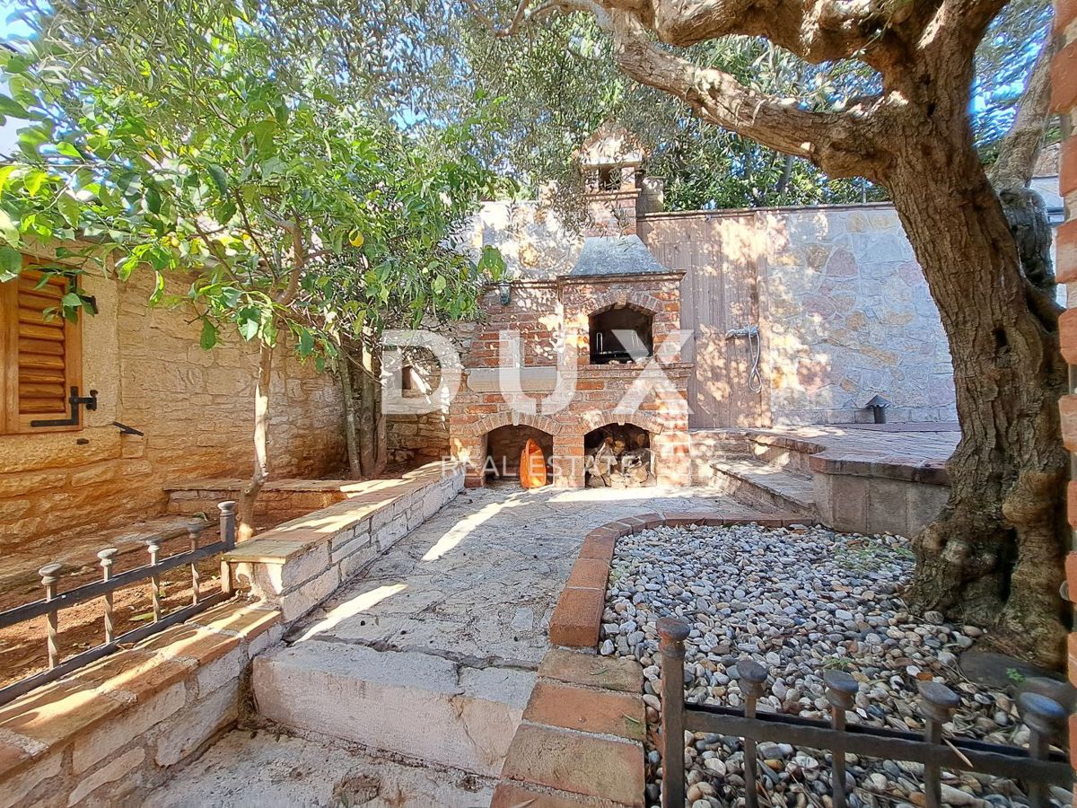 ISTRIA, PARENZO, VABRIGA - casa in pietra ristrutturata con piscina