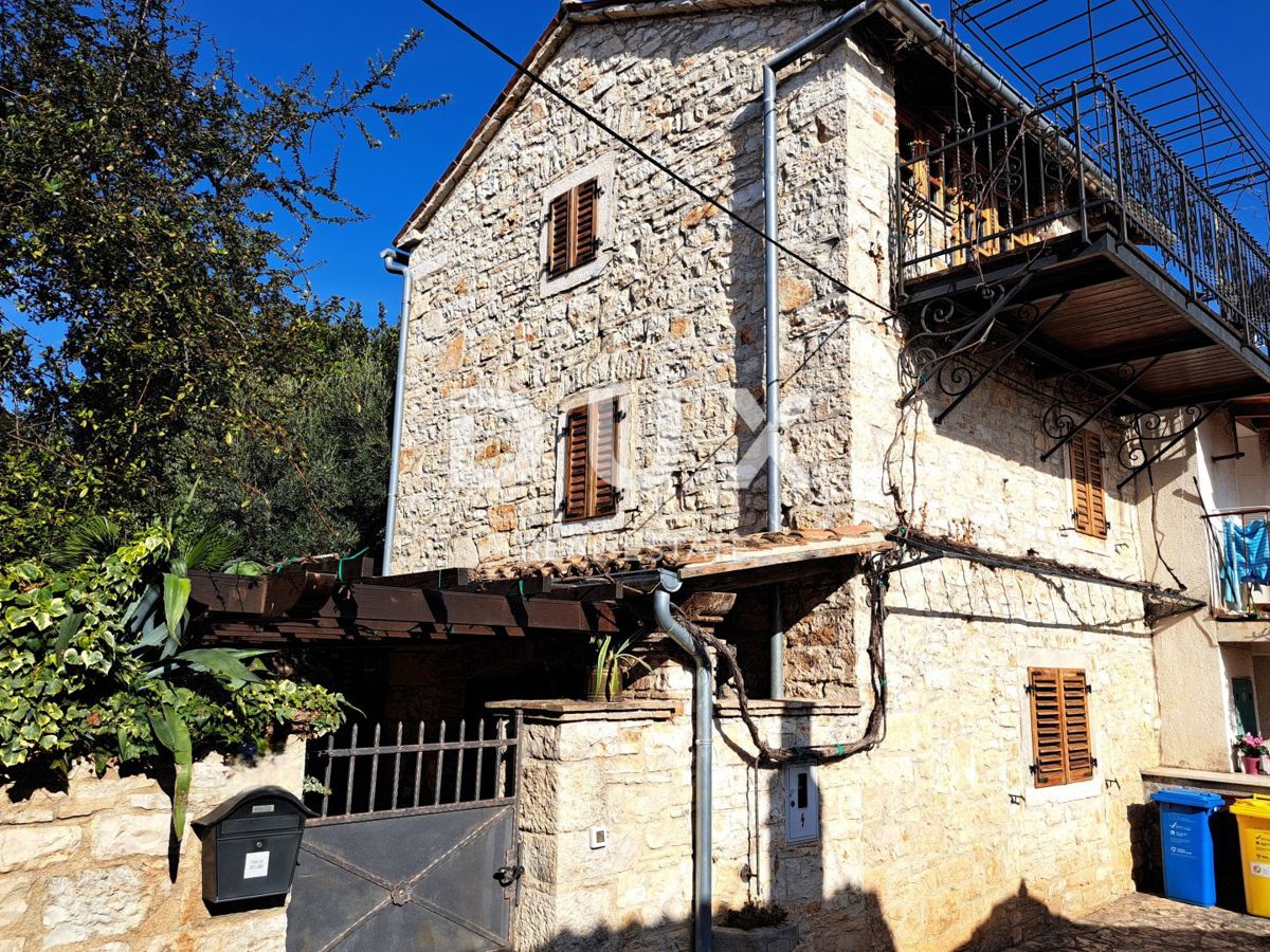 ISTRIA, PARENZO, VABRIGA - casa in pietra ristrutturata con piscina
