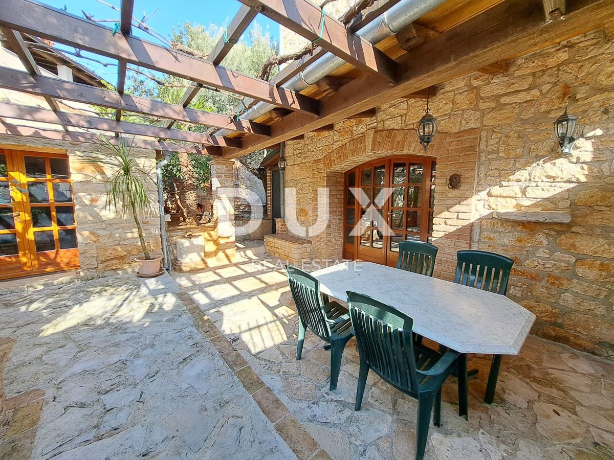 ISTRIA, PARENZO, VABRIGA - casa in pietra ristrutturata con piscina