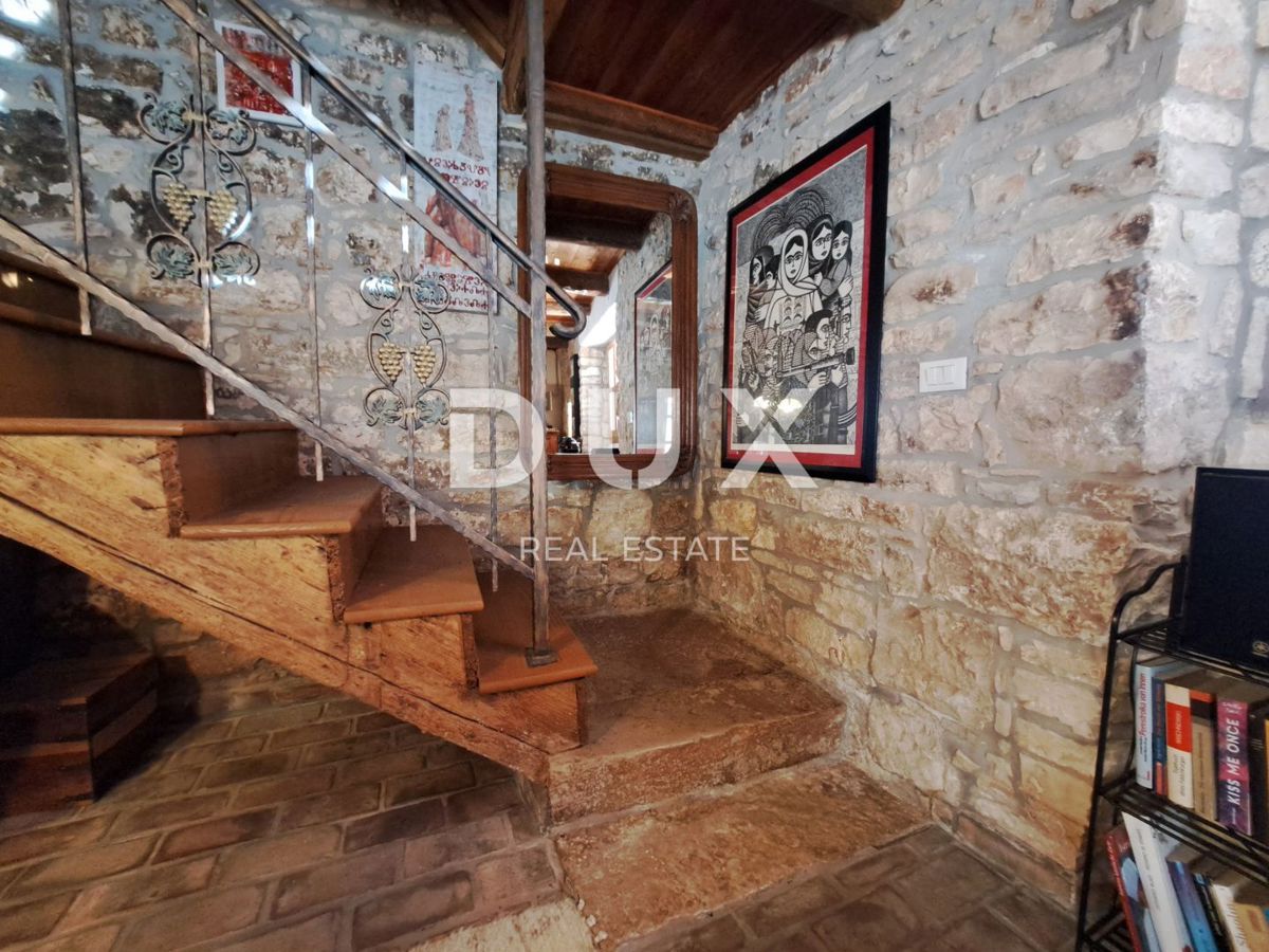 ISTRIA, PARENZO, VABRIGA - casa in pietra ristrutturata con piscina