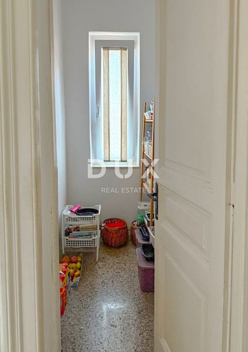 FIUME, CENTRO - Appartamento 116m2, prima fila al mare!