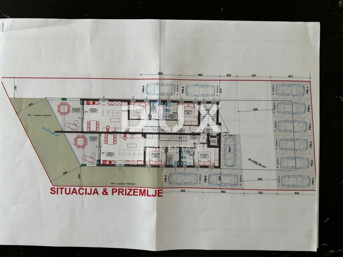 ISOLA DI PAG, MANDRE - Grazioso appartamento a due piani con giardino, prima fila al mare! S1