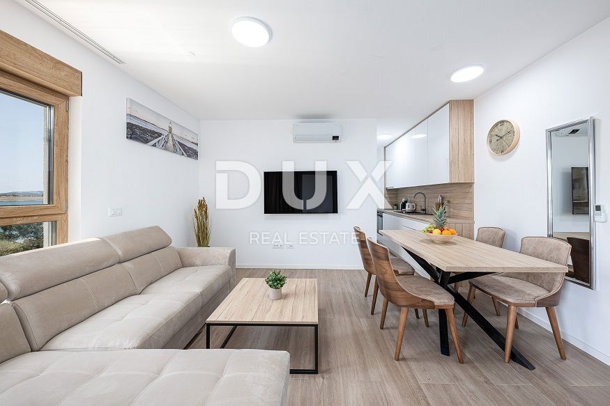 ISOLA DI PAG, POVLJANA - Bellissimo appartamento di 47 m2, prima fila al mare