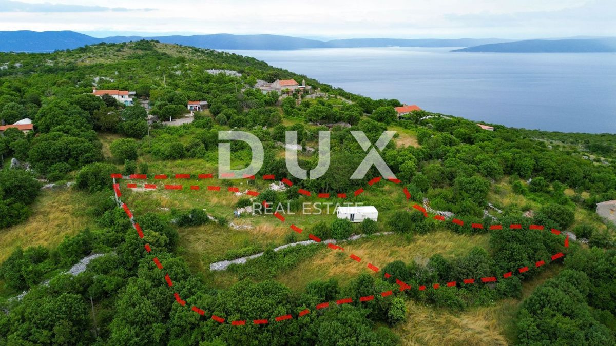 ISTRIA, SKITAČA - Terreno edificabile unico con permesso di costruzione per due ville moderne 