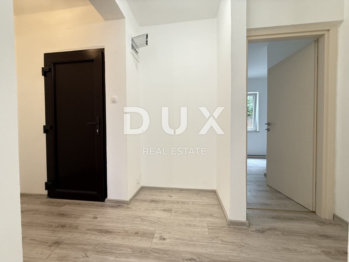 CRIKVENICA - Appartamento recentemente ristrutturato con 2 camere da letto + soggiorno, giardino privato e vista mare