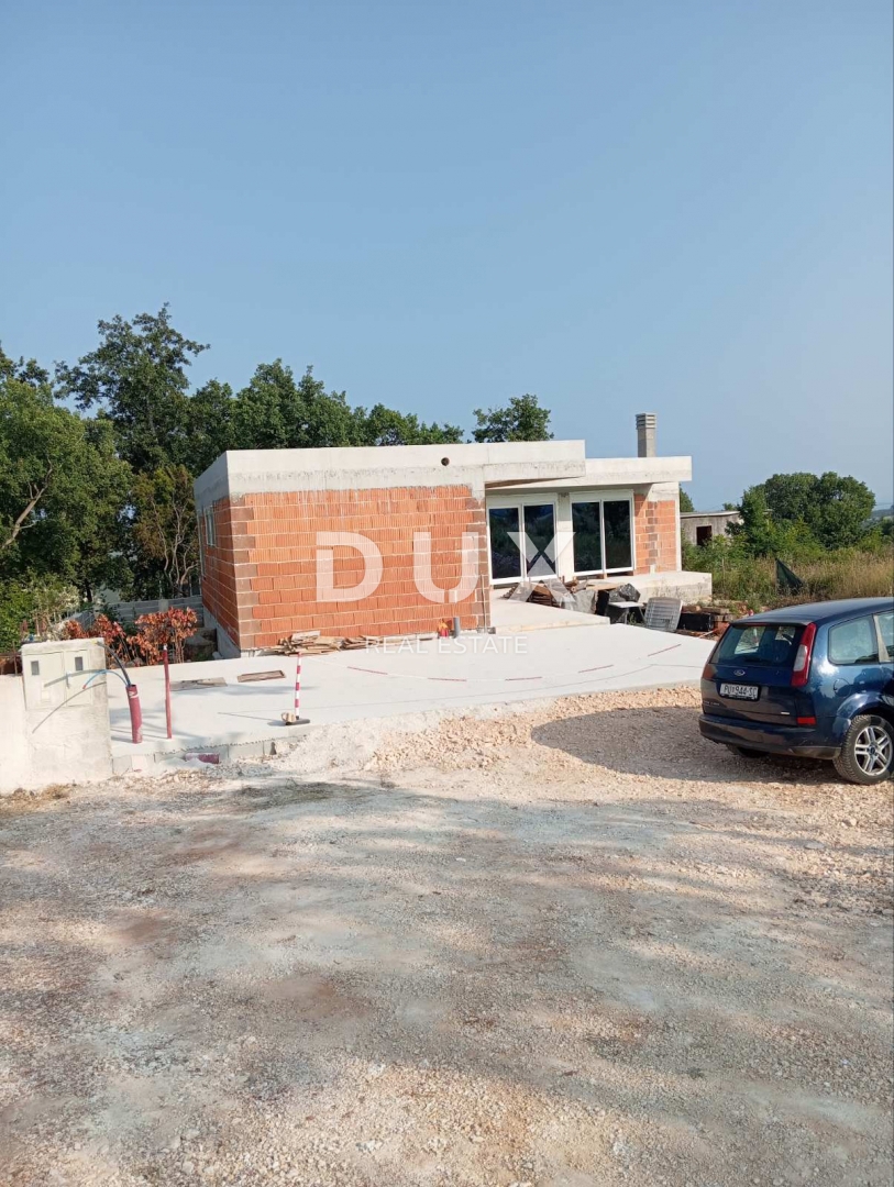 ISTRIA, MARČANA - Moderna casa familiare con piscina in fase di completamento