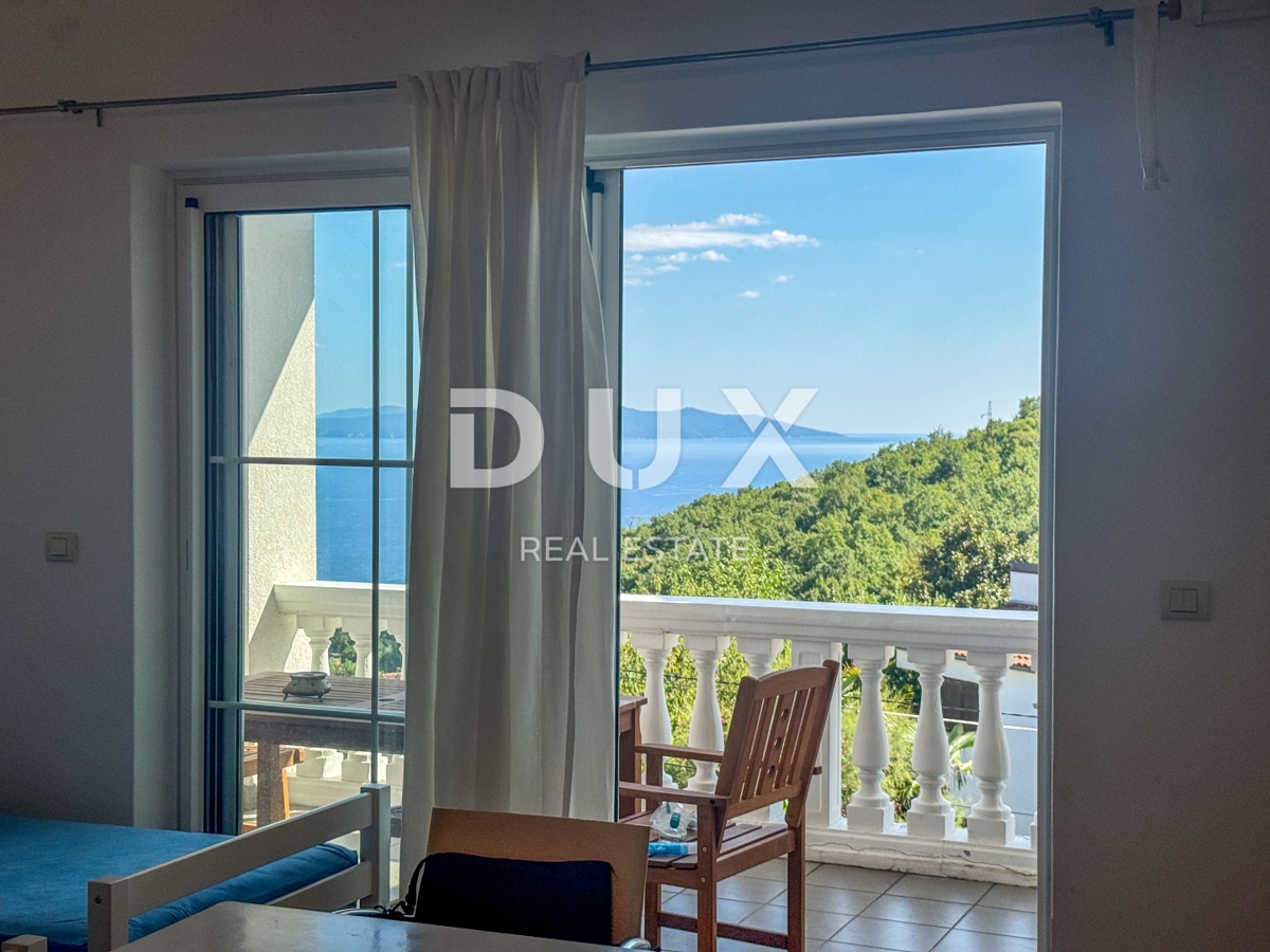 OPATIJA, POBRI - spaziosa casa indipendente con vista mare, giardino e diverse unità abitative