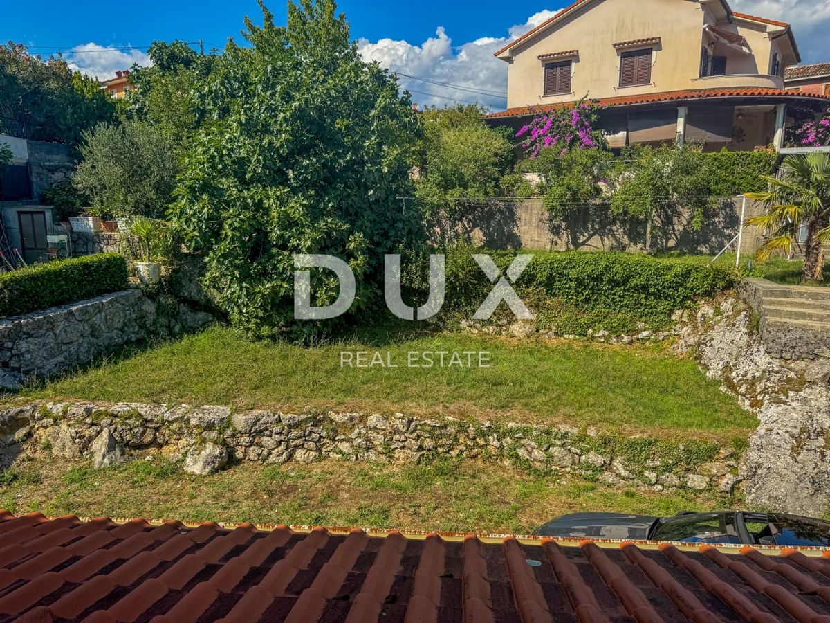 OPATIJA, POBRI - spaziosa casa indipendente con vista mare, giardino e diverse unità abitative
