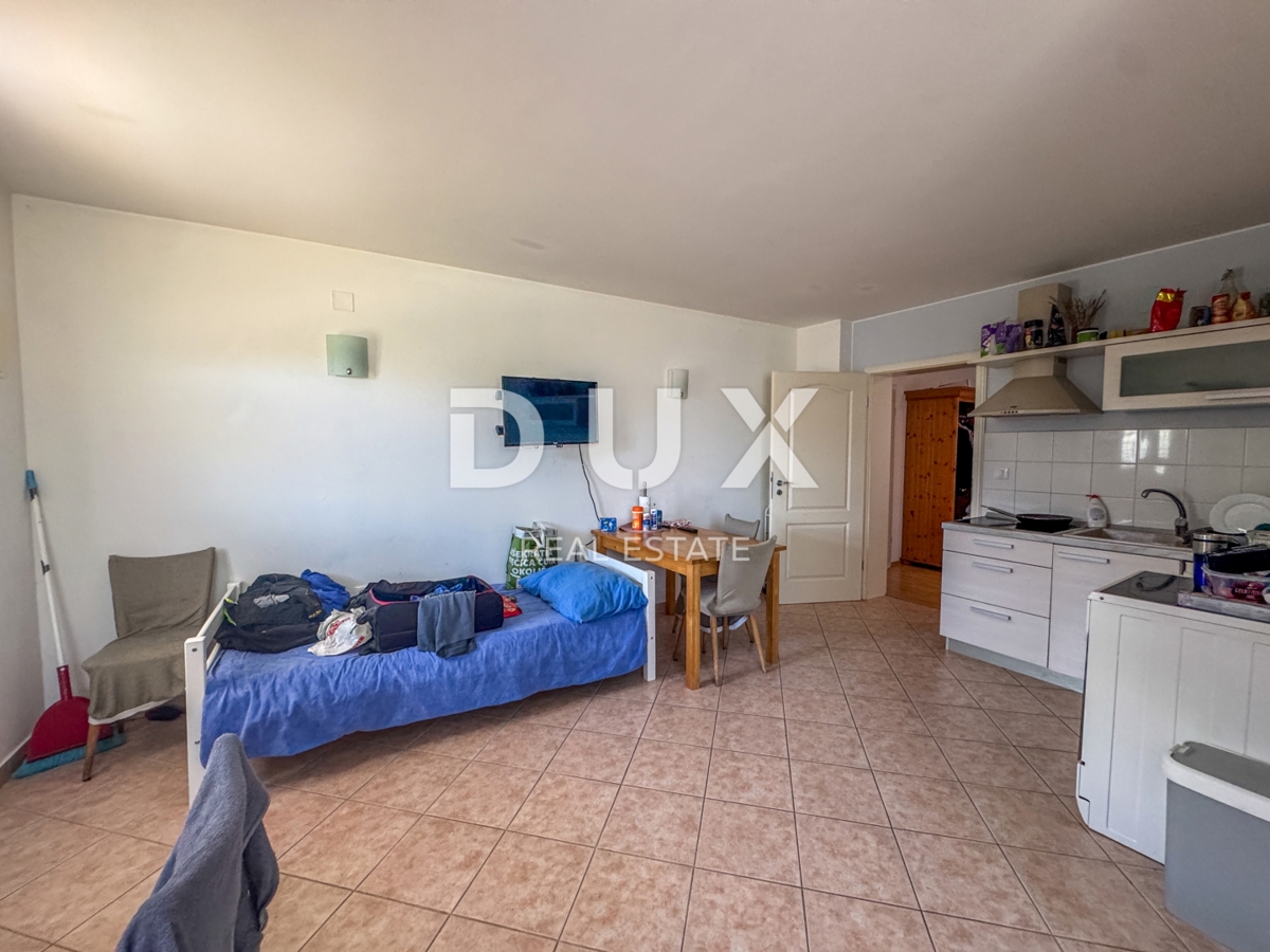 OPATIJA, POBRI - spaziosa casa indipendente con vista mare, giardino e diverse unità abitative