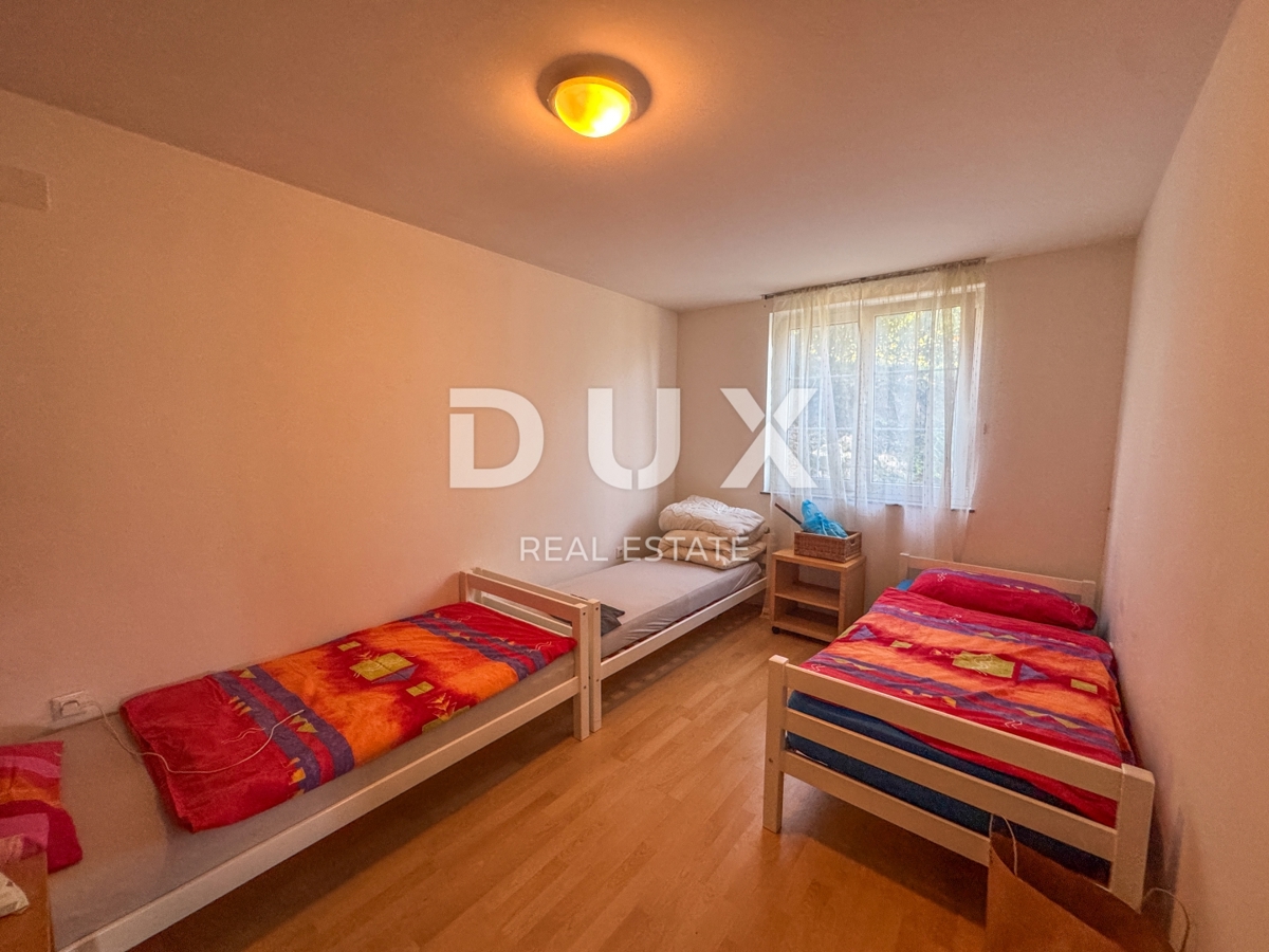 OPATIJA, POBRI - spaziosa casa indipendente con vista mare, giardino e diverse unità abitative