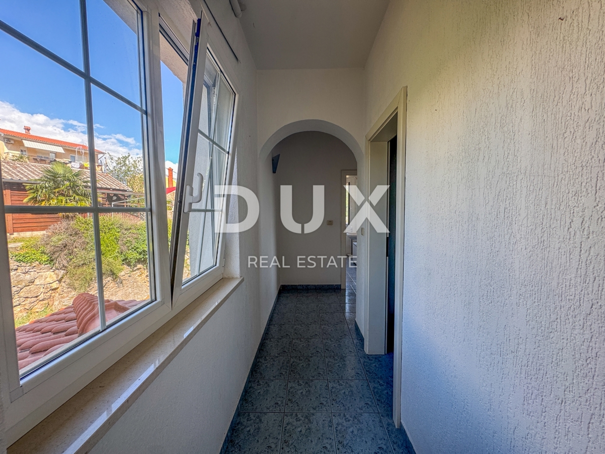 OPATIJA, POBRI - spaziosa casa indipendente con vista mare, giardino e diverse unità abitative