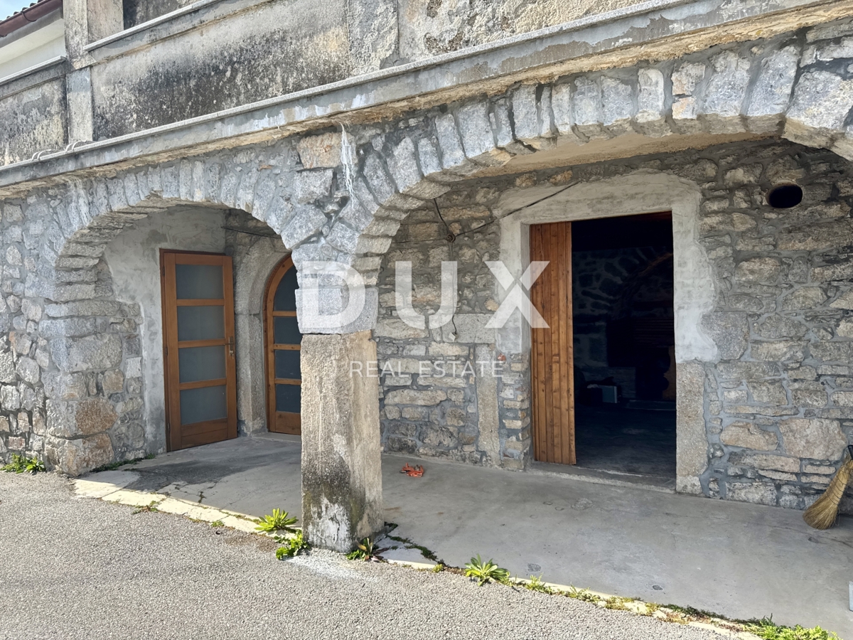 OPATIJA, MATULJI - casa bifamiliare con vista mare con grande potenziale abitativo e di investimento nel Quarnero