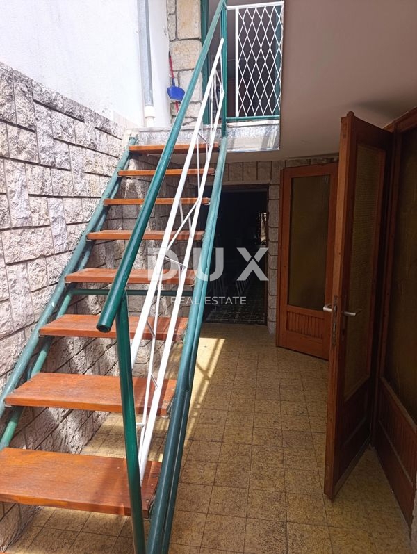 CRIKVENICA, SELCE - casa bifamiliare a 260 m dal mare